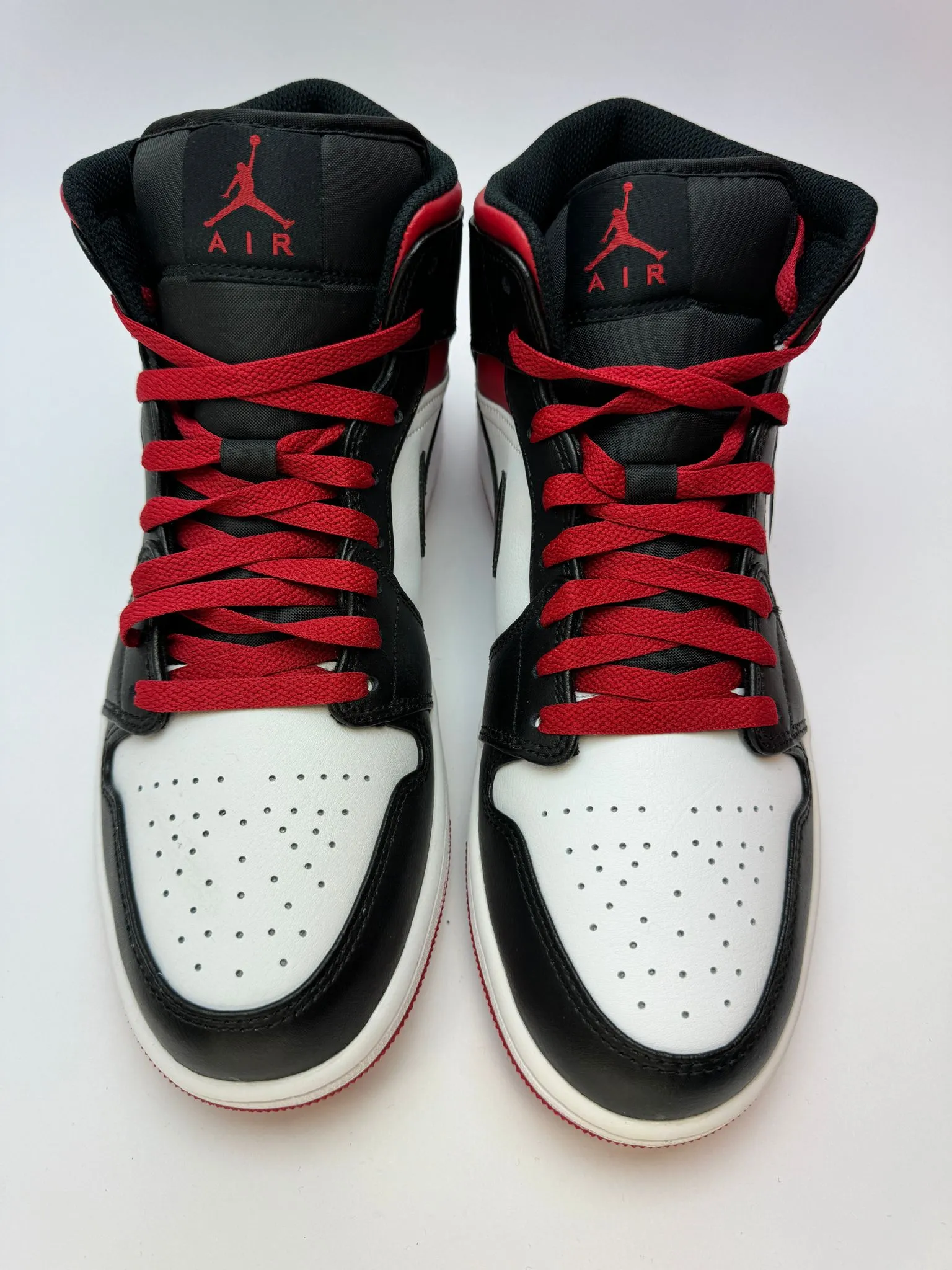 Air Jordan 1 Mid "Gym Red Black Toe"