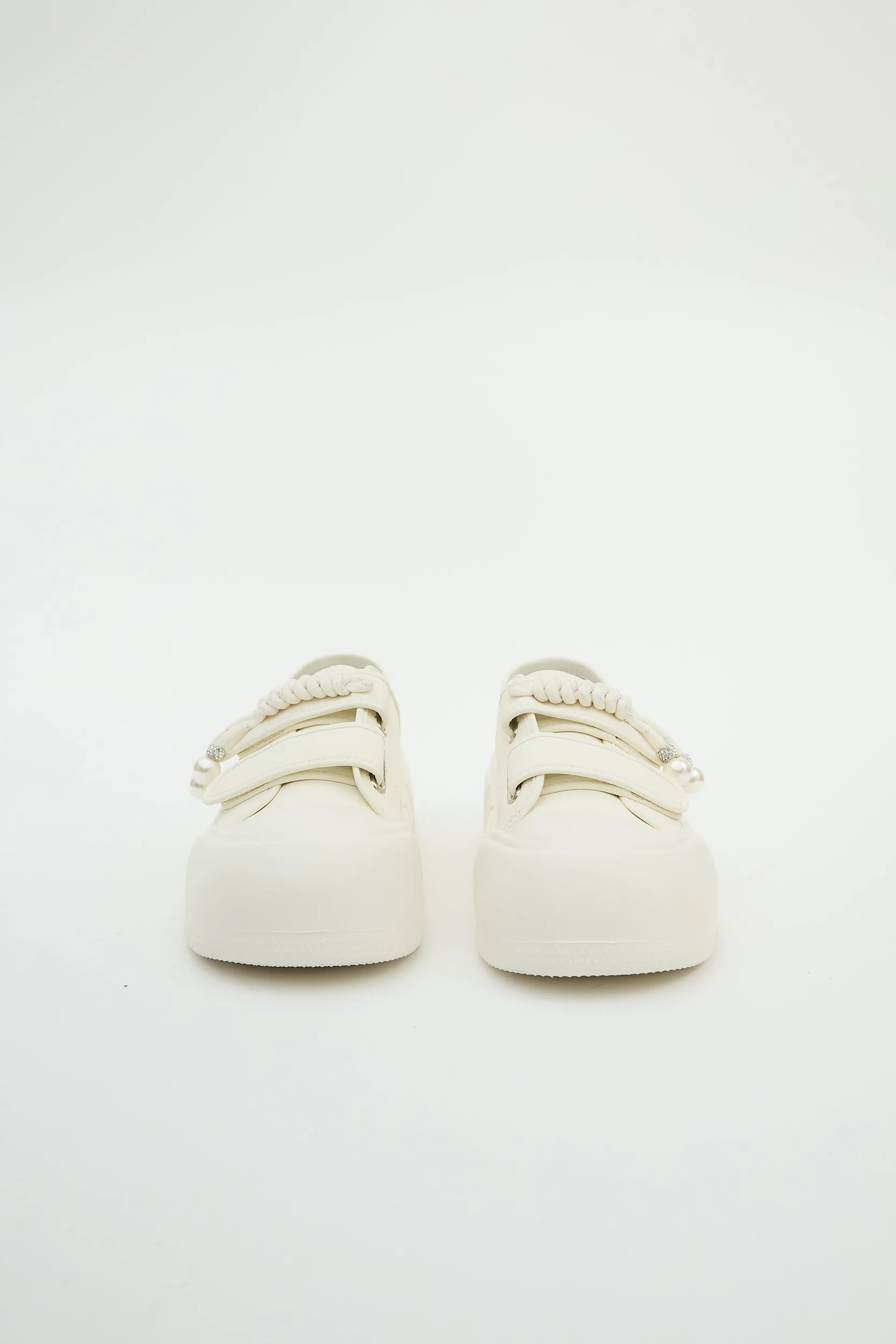 Callidora White