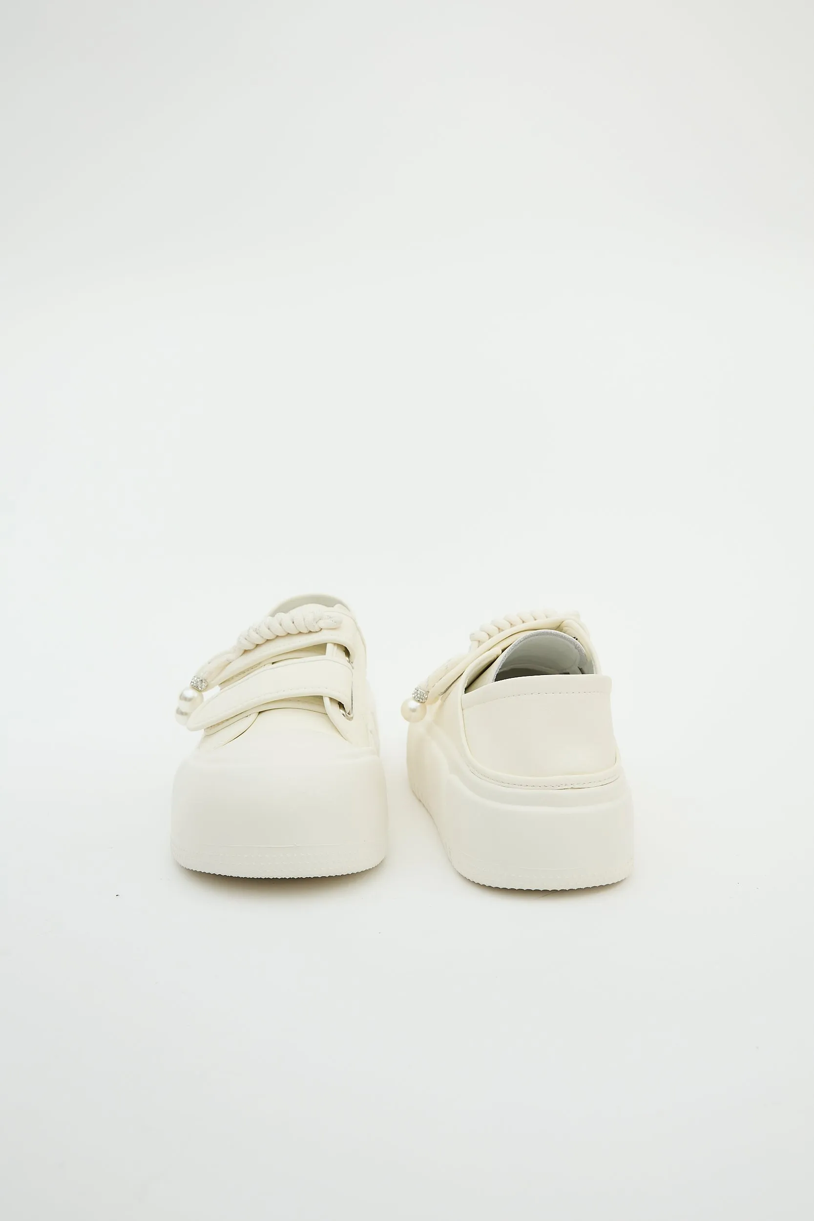 Callidora White