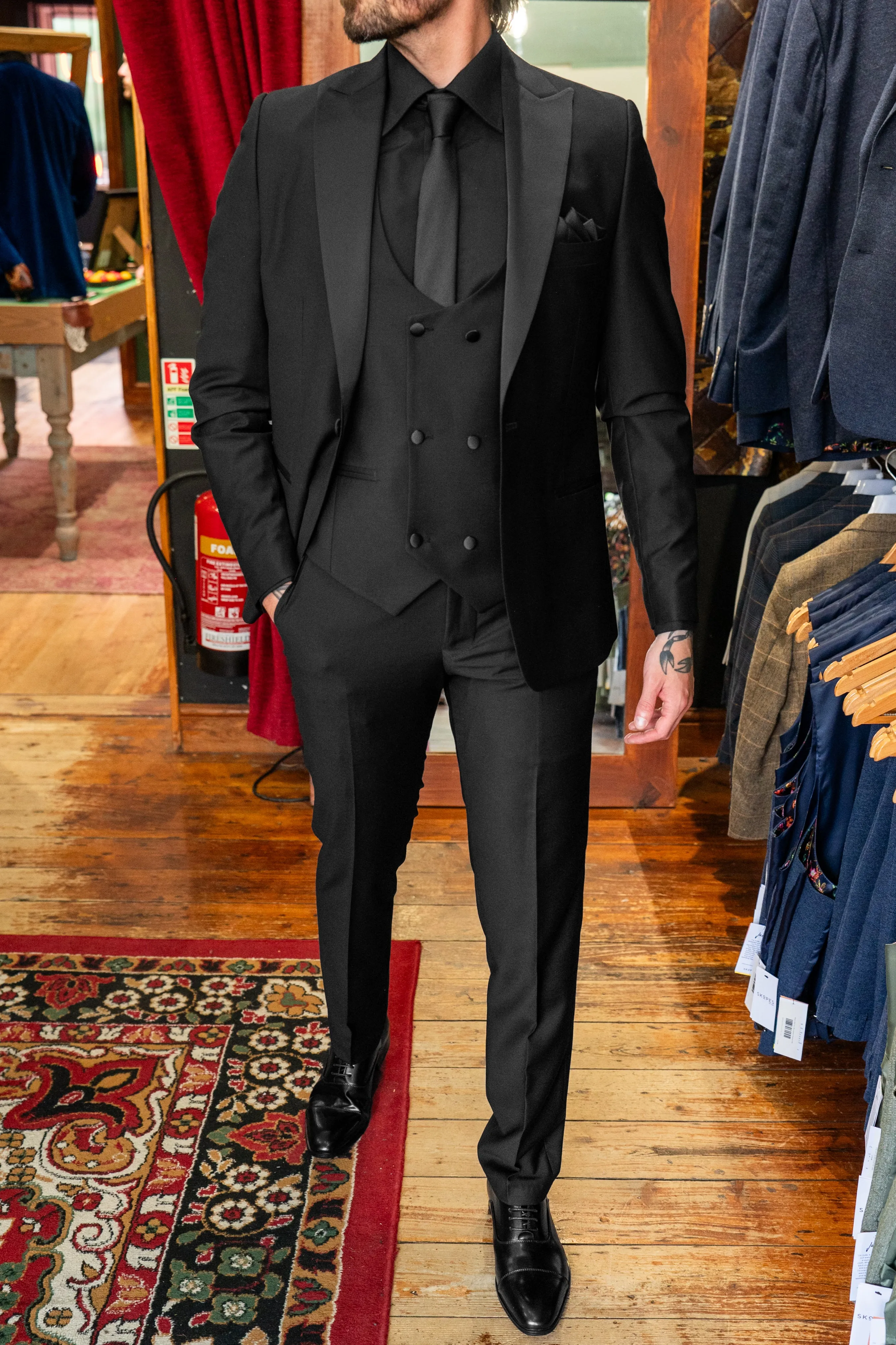 Full Black Formal Look