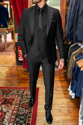 Full Black Formal Look