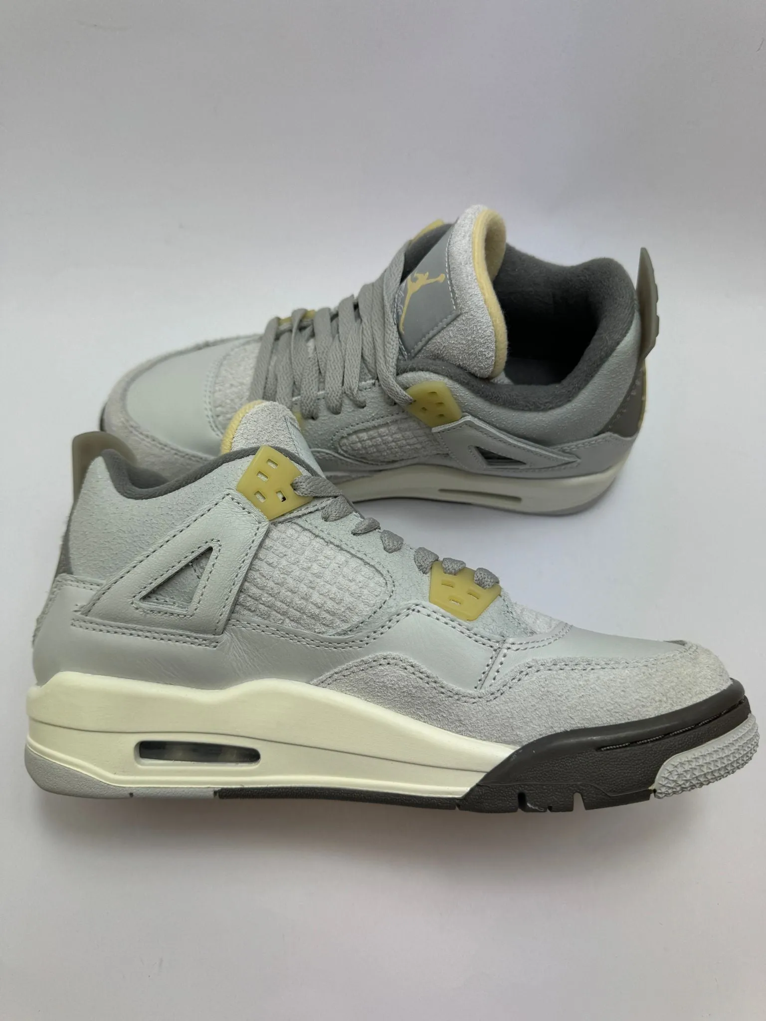 Jordan 4 Retro SE "Craft Photon Dust"