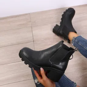 Minimalist Chunky Heeled Slip-On Chelsea Boots