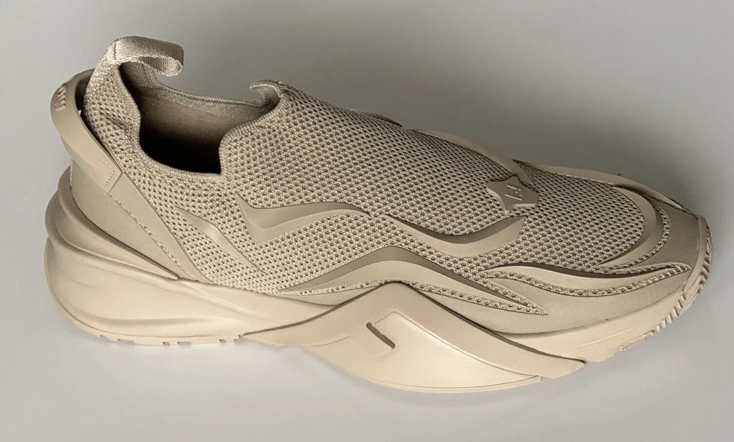 NIB 1050 Fendi Flow Men's Fabric Beige Sneakers 10 US (43 Euro) 7E1504 Italy