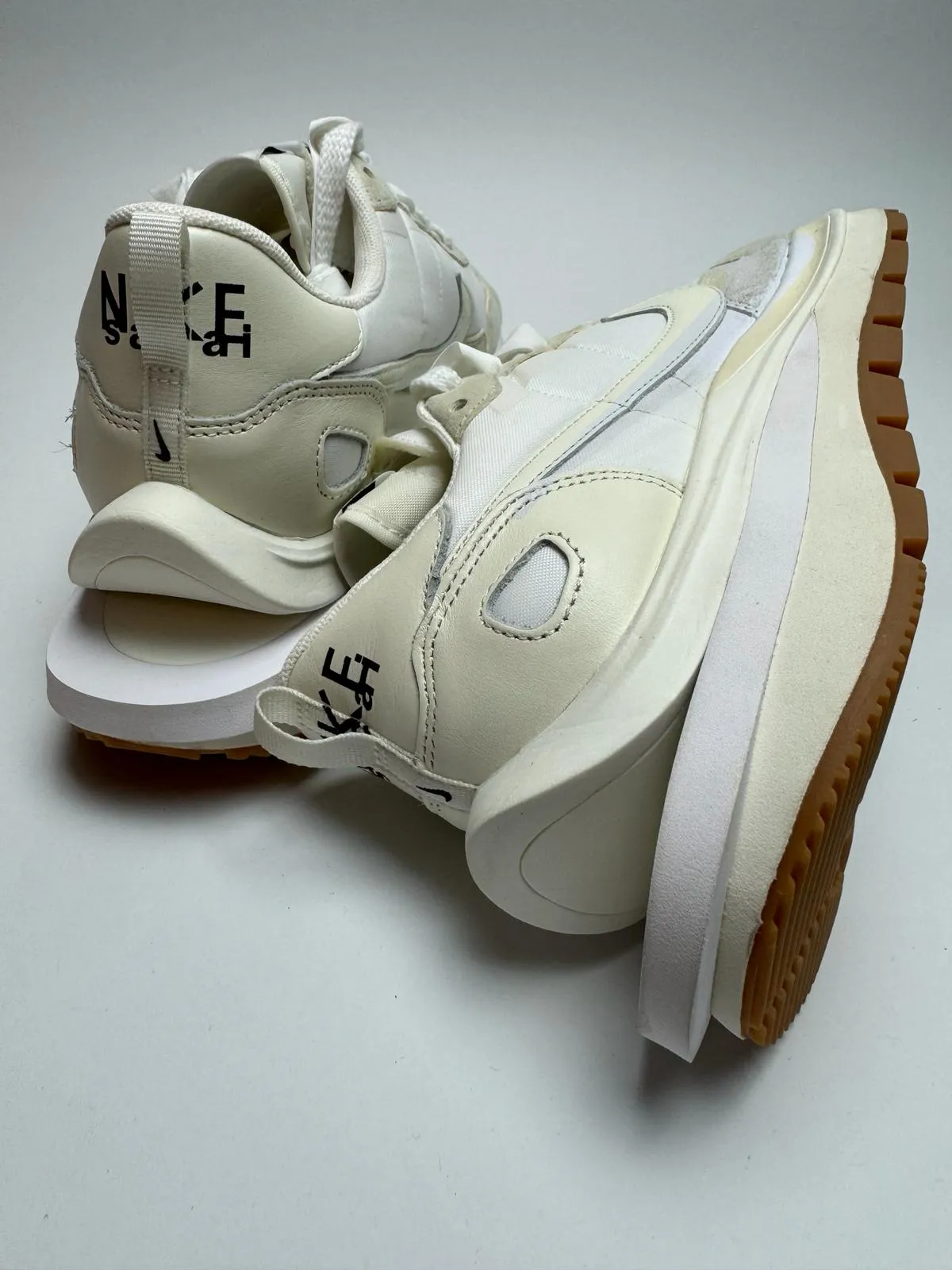 Nike Vaporwaffle "sacai Sail Gum"