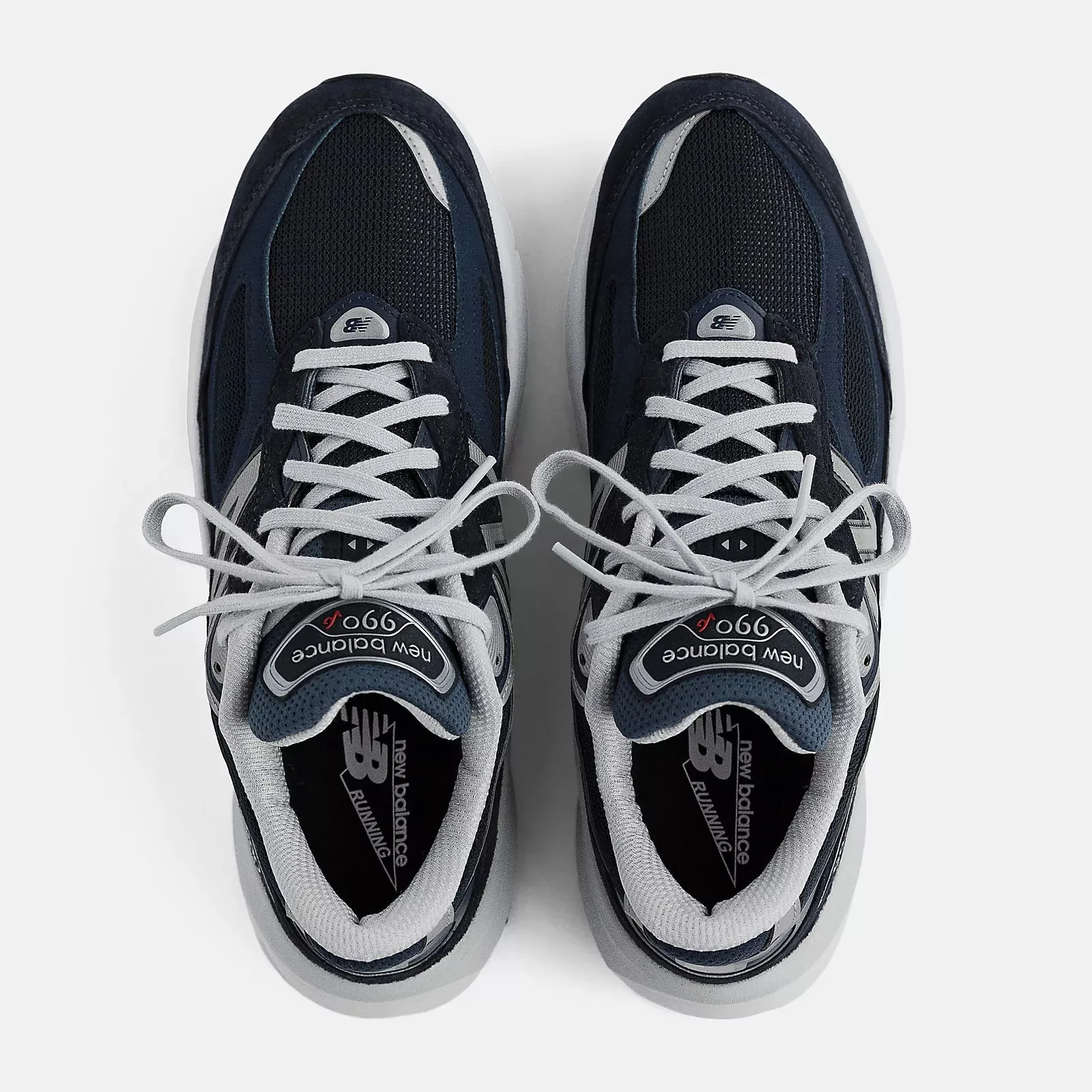 Women's 990 V6