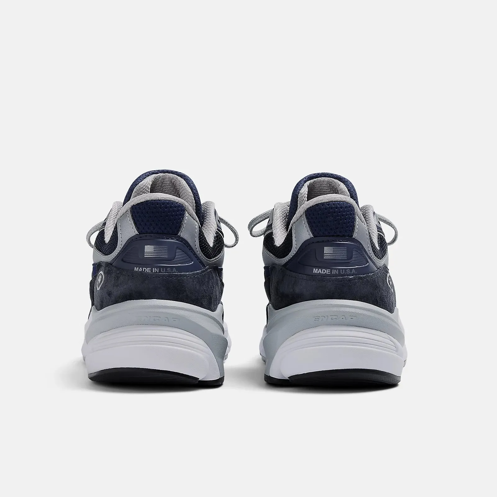 Women's 990 V6